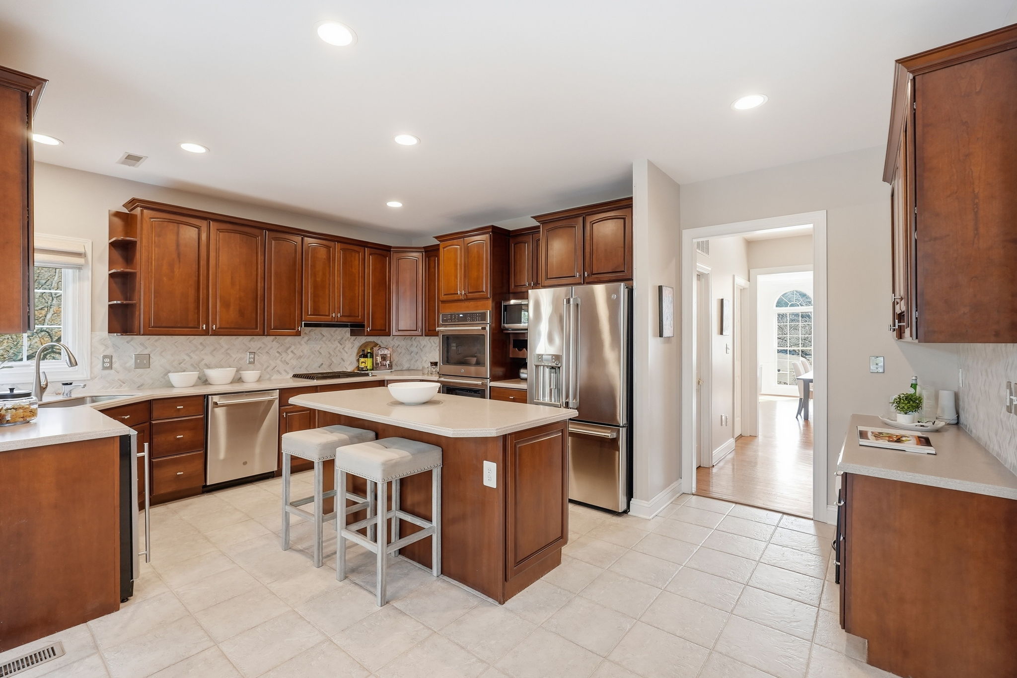 Chefs Kitchen with Center Island