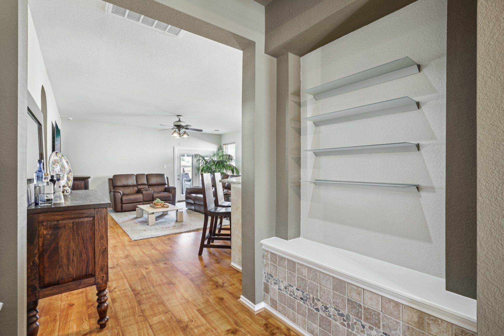 Larch Valley Dr-S2702-011.jpg