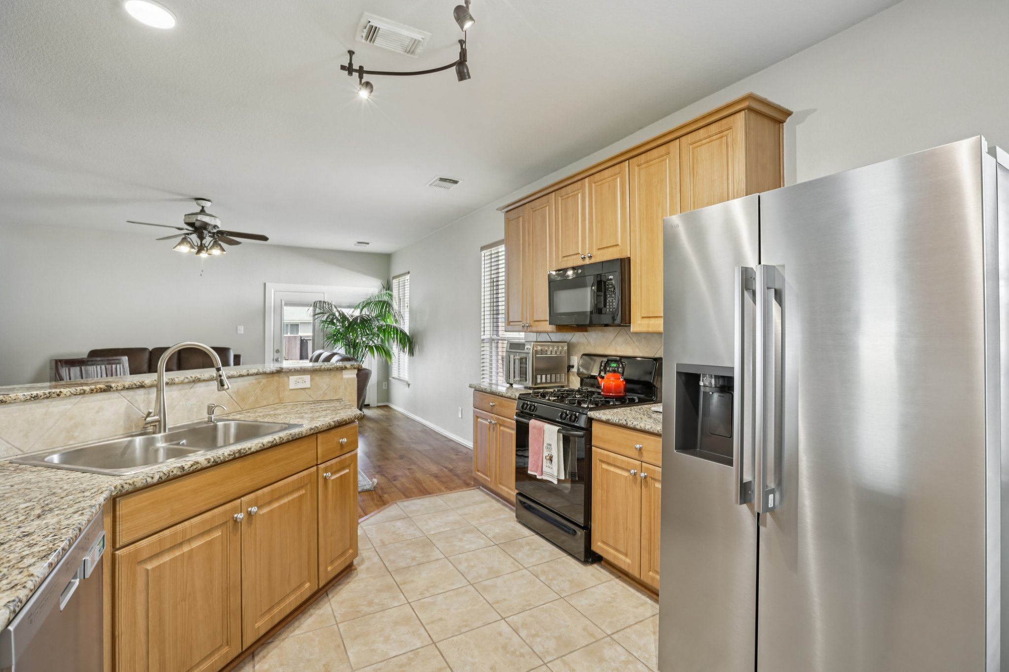 Larch Valley Dr-S2702-020.jpg