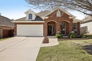 Larch Valley Dr-S2702-002.jpg