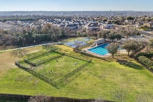 Larch Valley Dr-2702-905.jpg