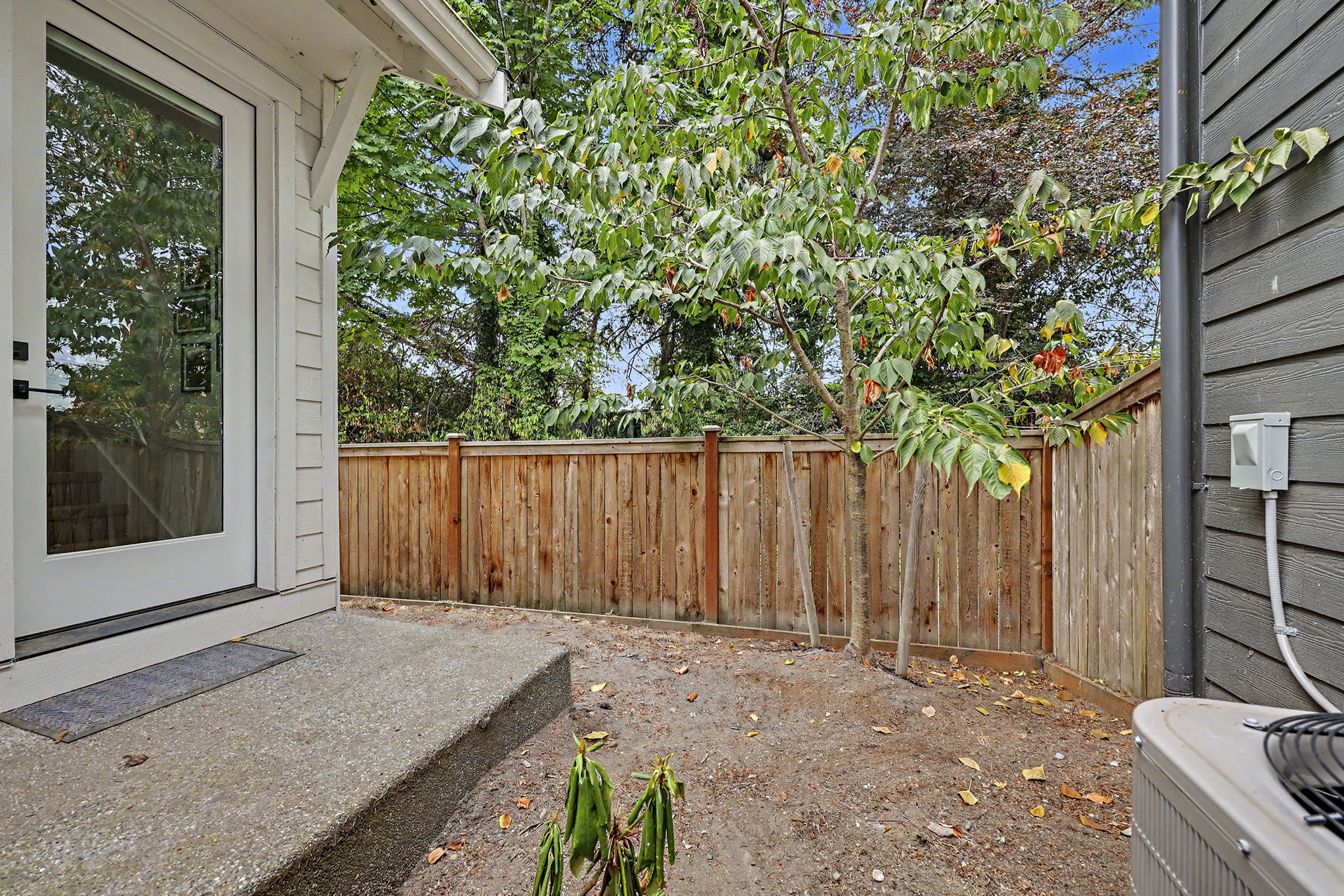  Photo 33