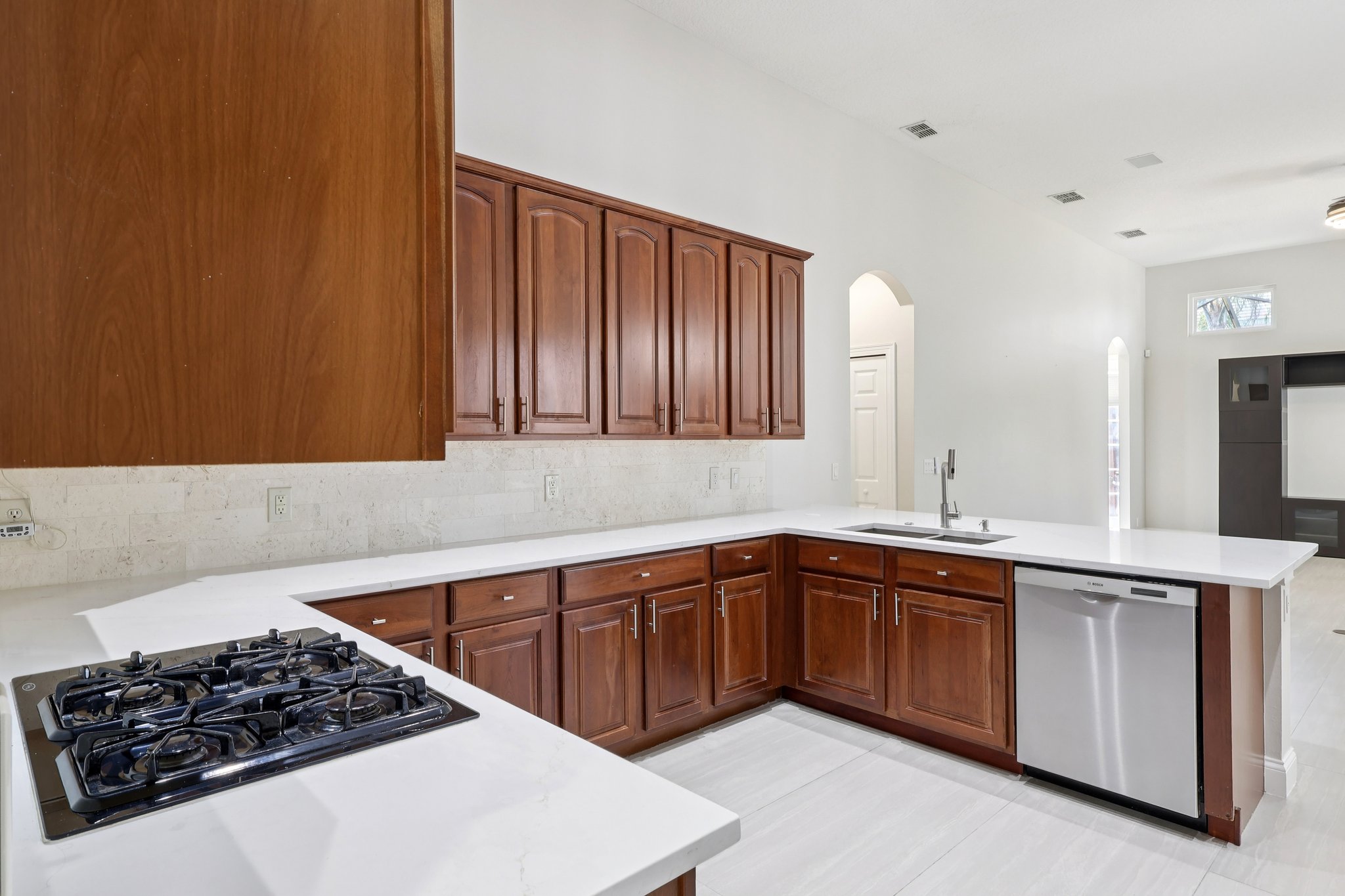 Claymont Cir-L1103-017.jpg