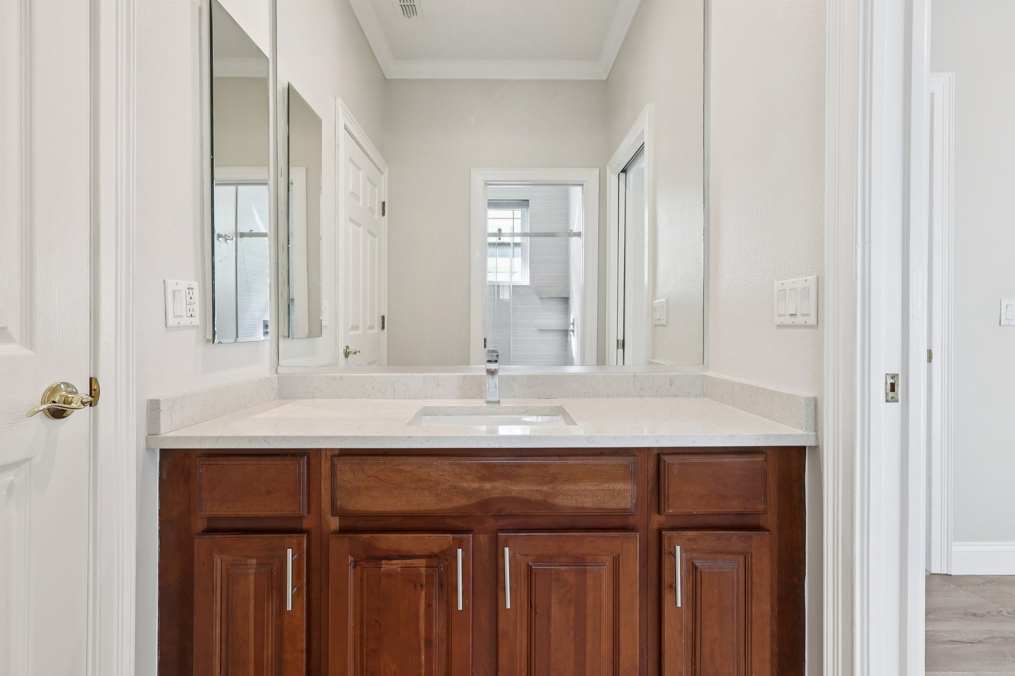 Claymont Cir-L1103-024.jpg