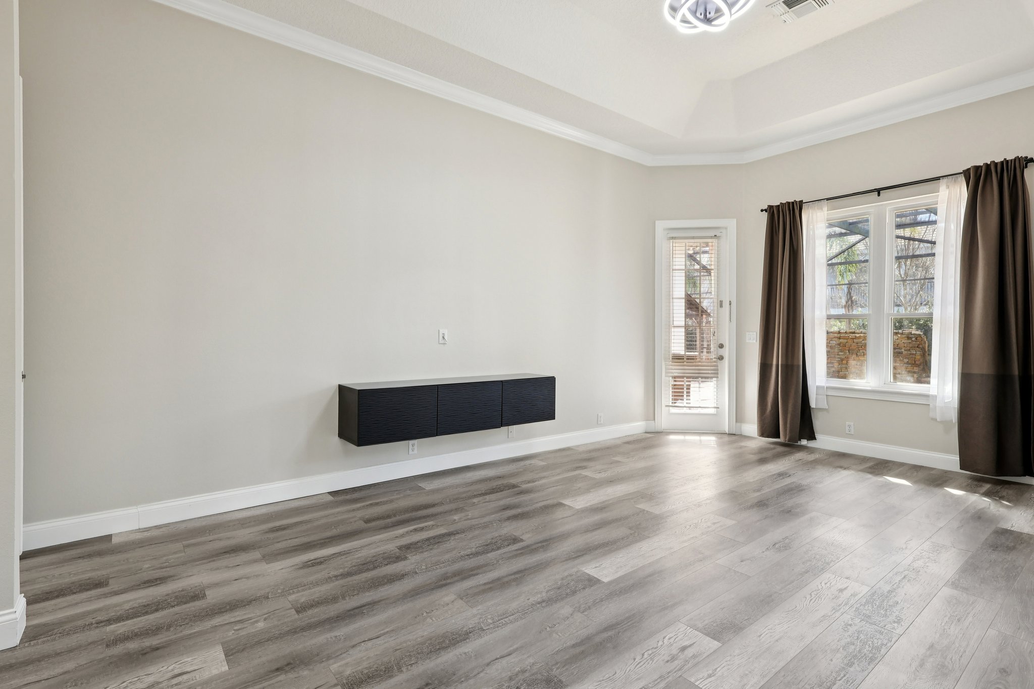 Claymont Cir-L1103-033.jpg