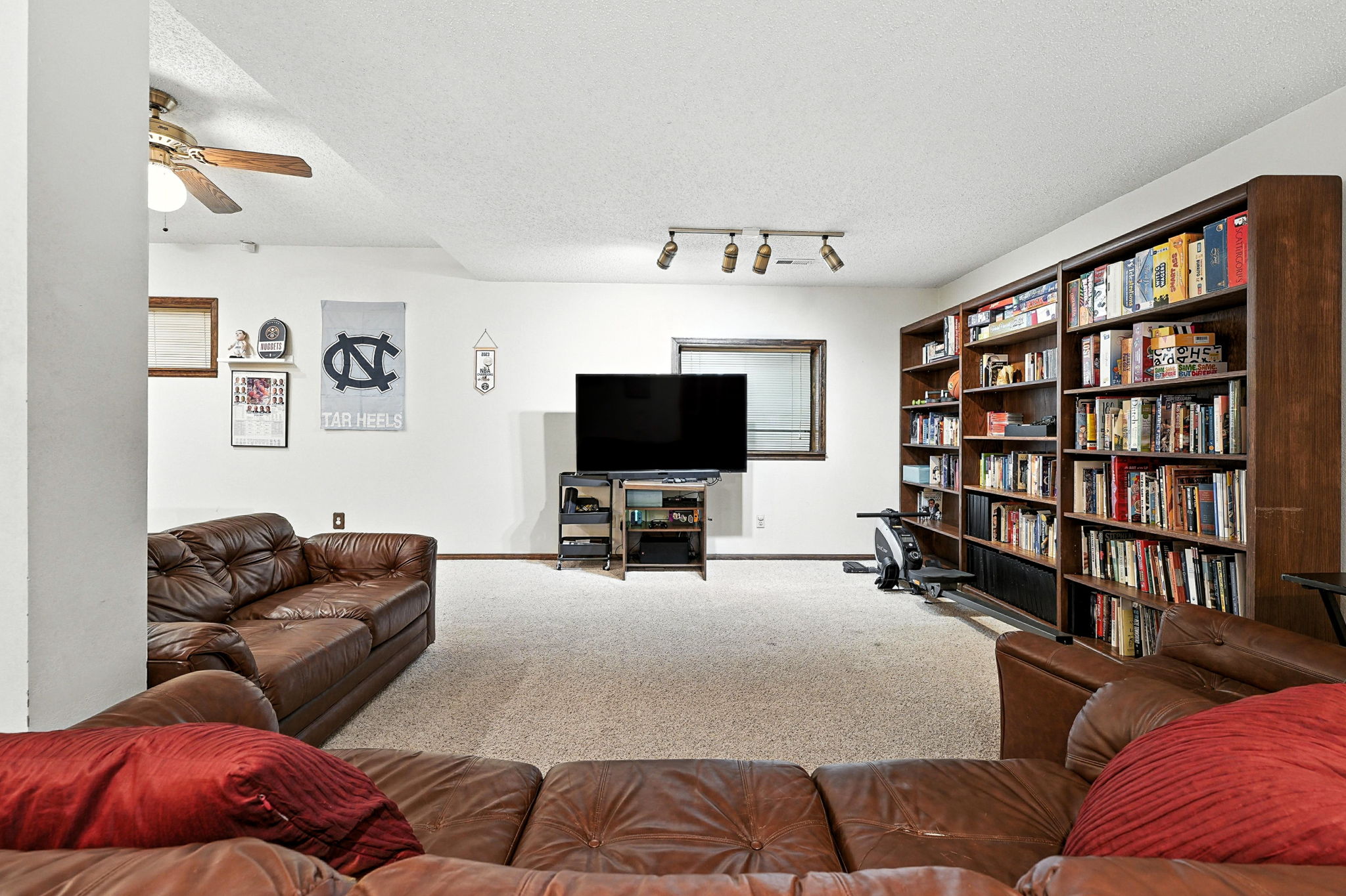  Photo 48