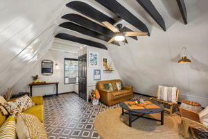 Garage & Carriage House