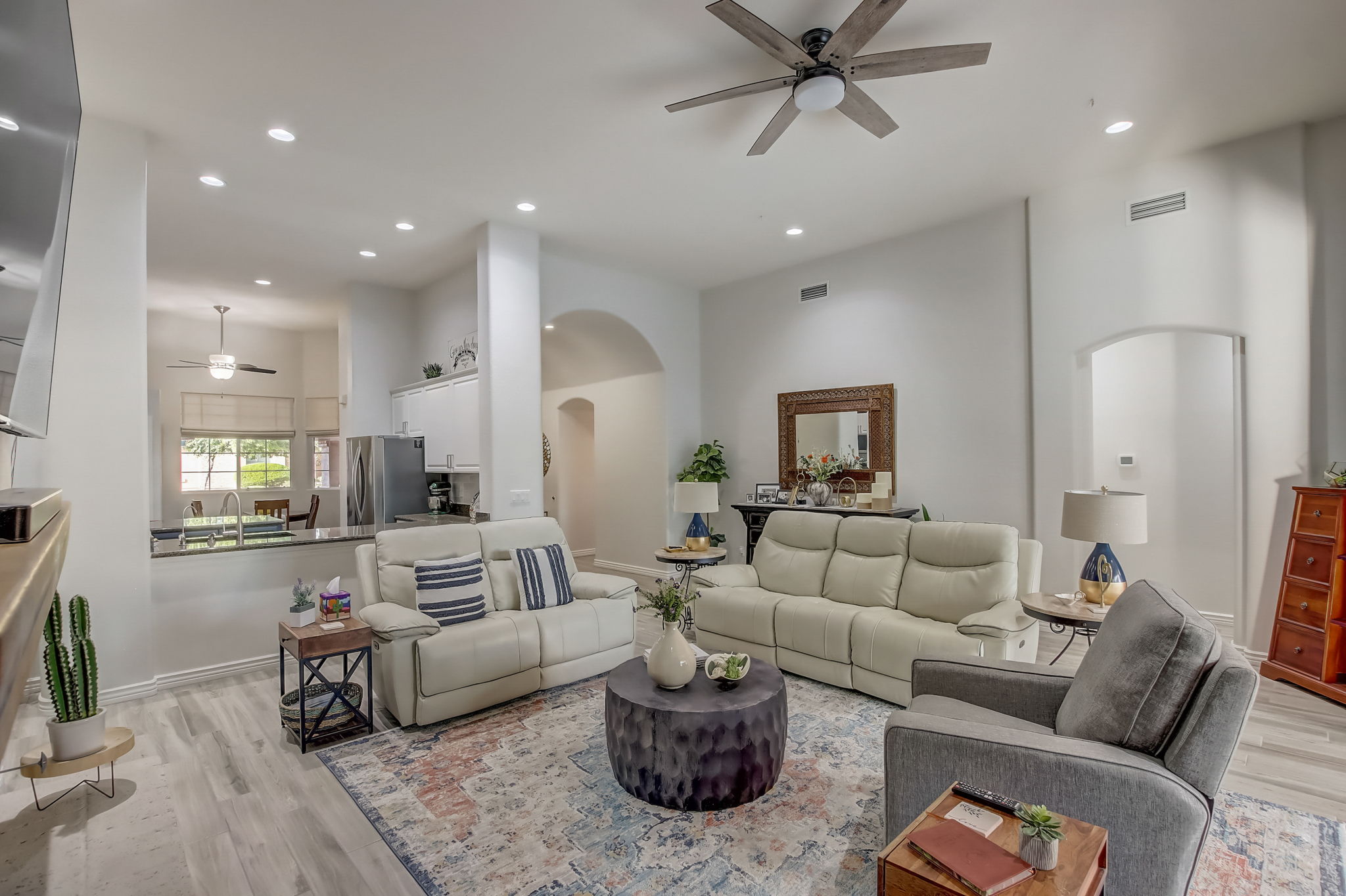 E Hawken Way-012