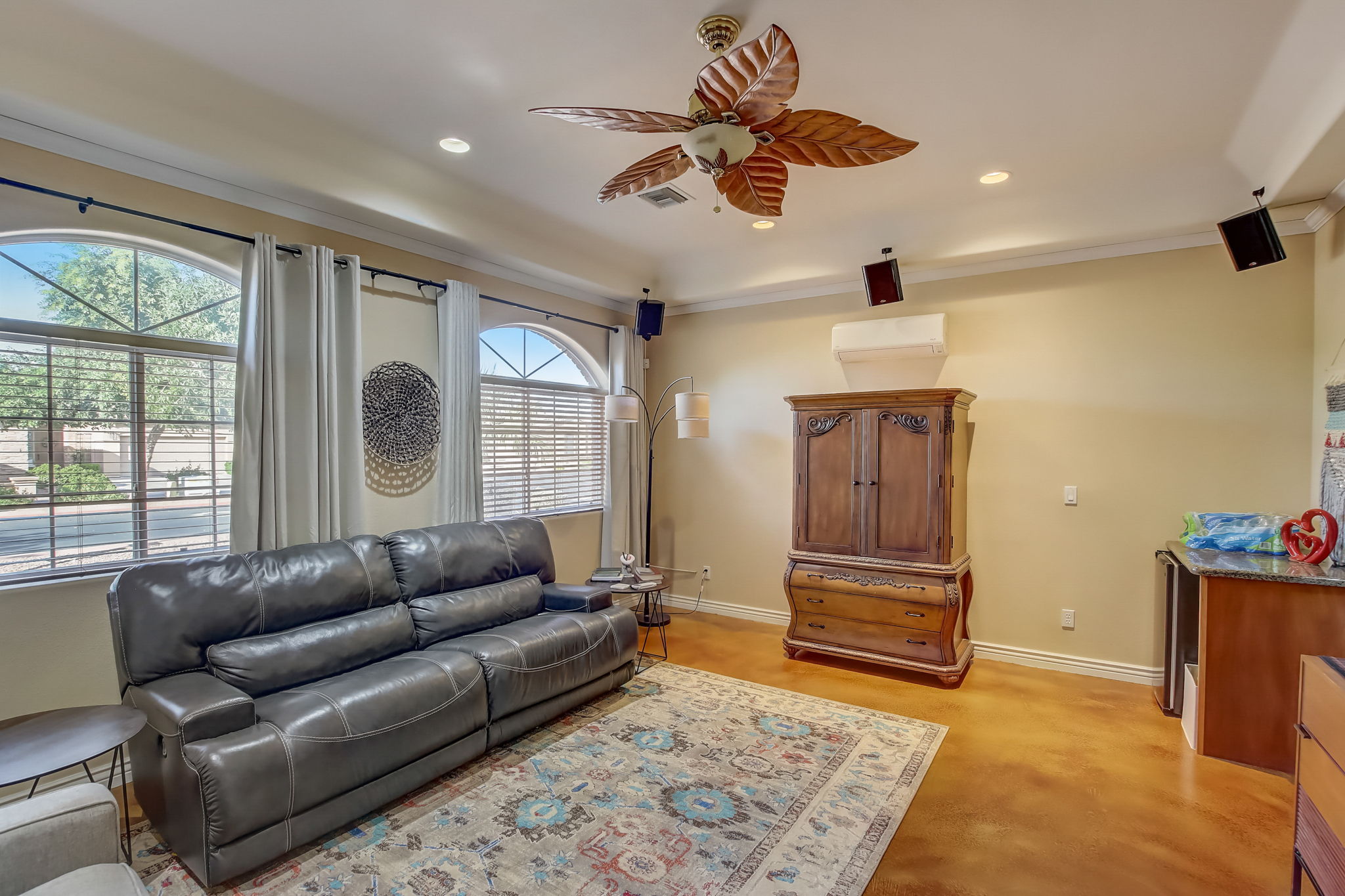 E Hawken Way-021