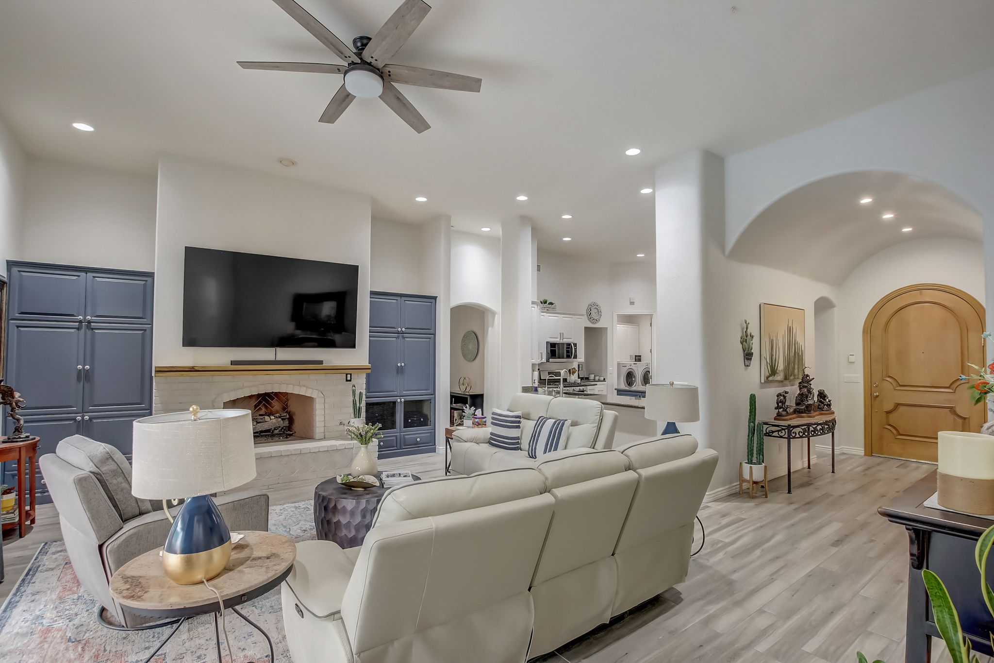 E Hawken Way-011