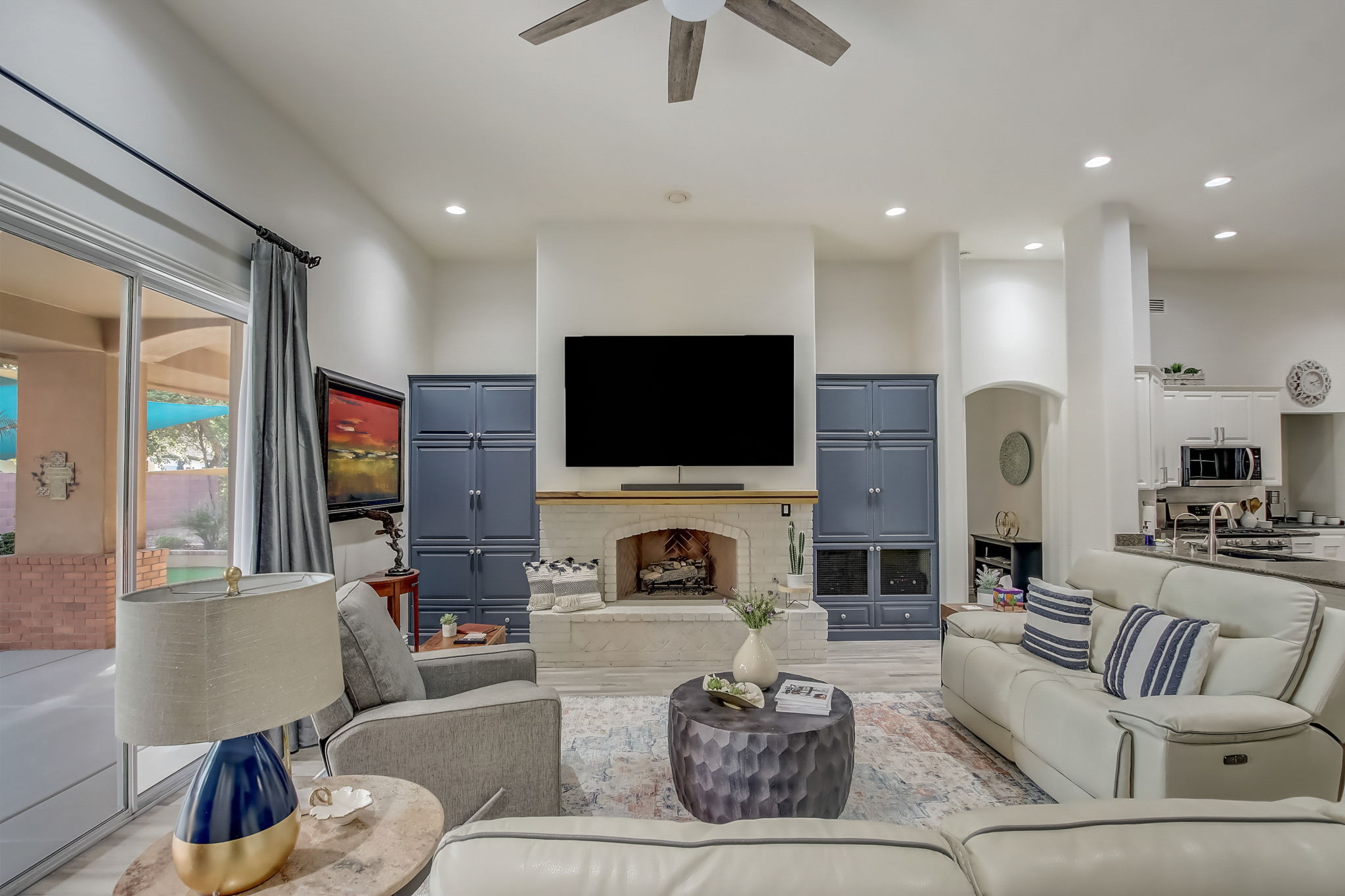 E Hawken Way-010