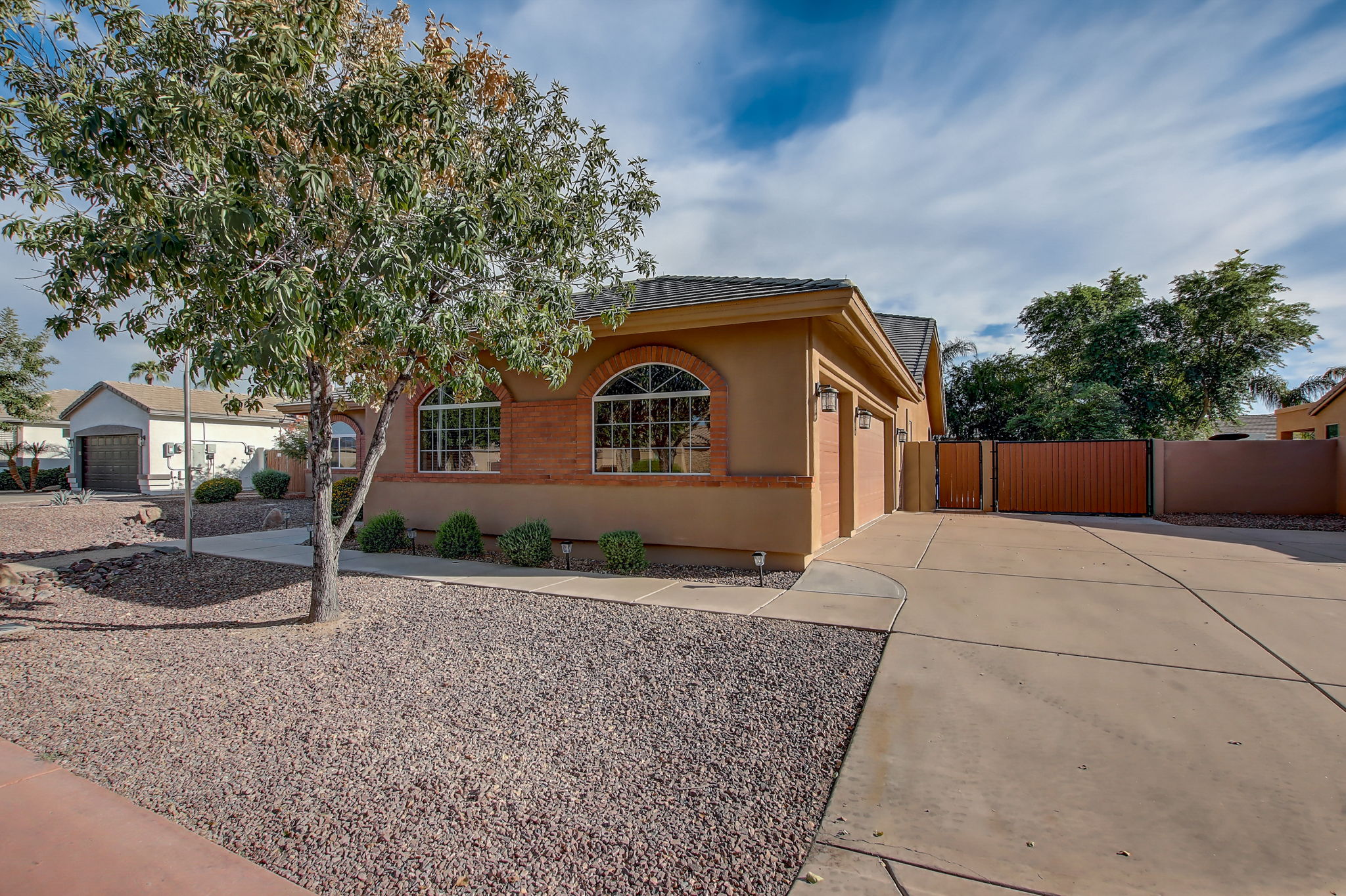 E Hawken Way-002