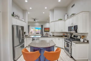 E Hawken Way-015