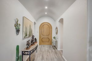 E Hawken Way-007