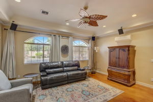 E Hawken Way-022
