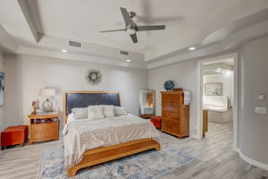 E Hawken Way-035