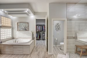 E Hawken Way-039
