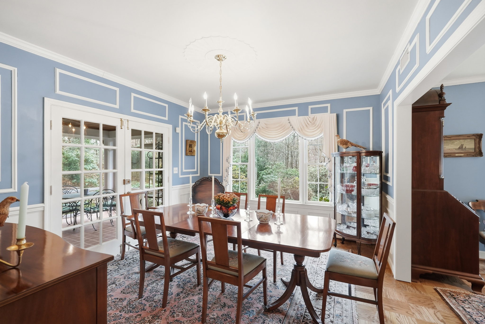 Open to living room and screened porch