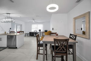 Kitchen Eat-in Area2