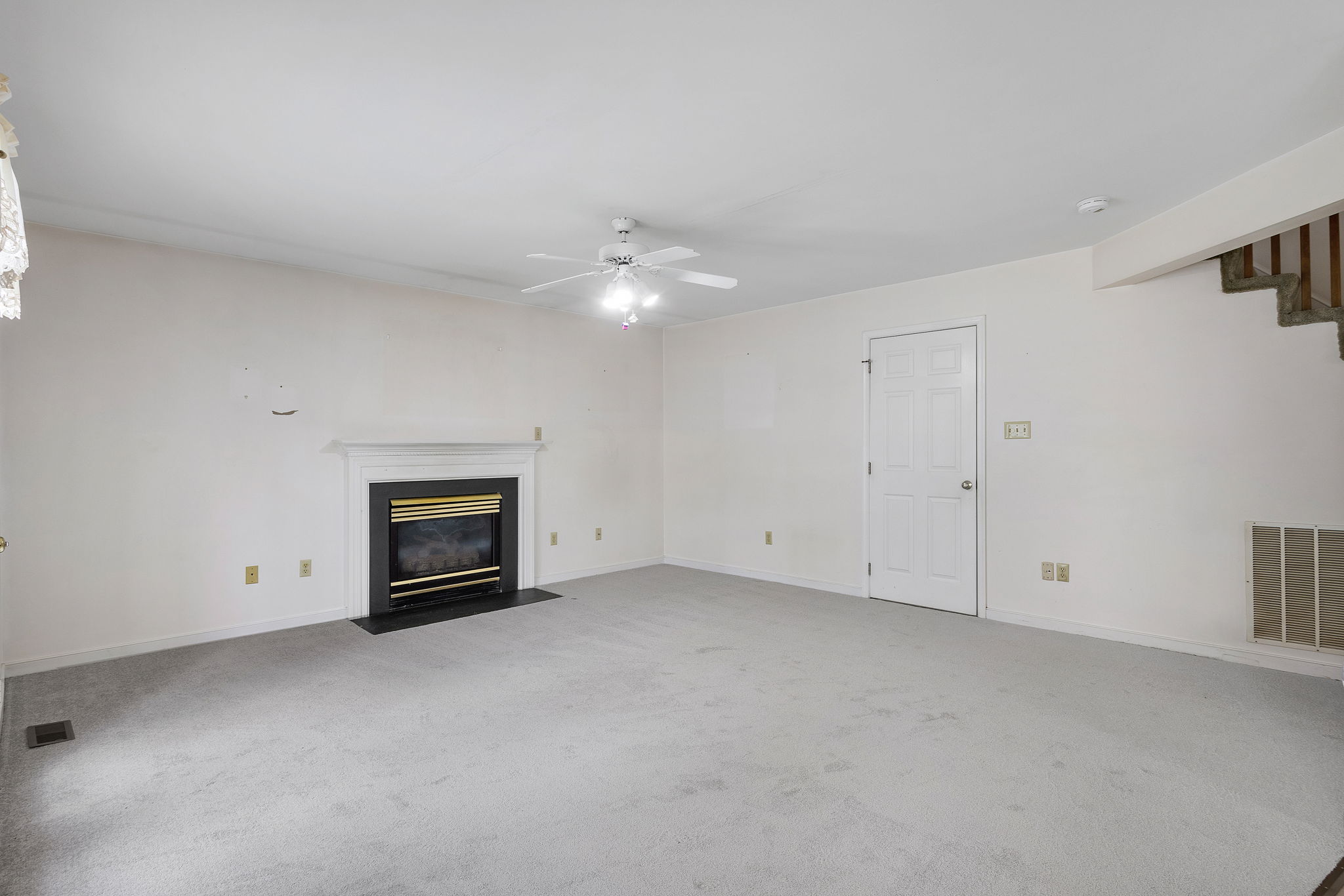 12-Family Room