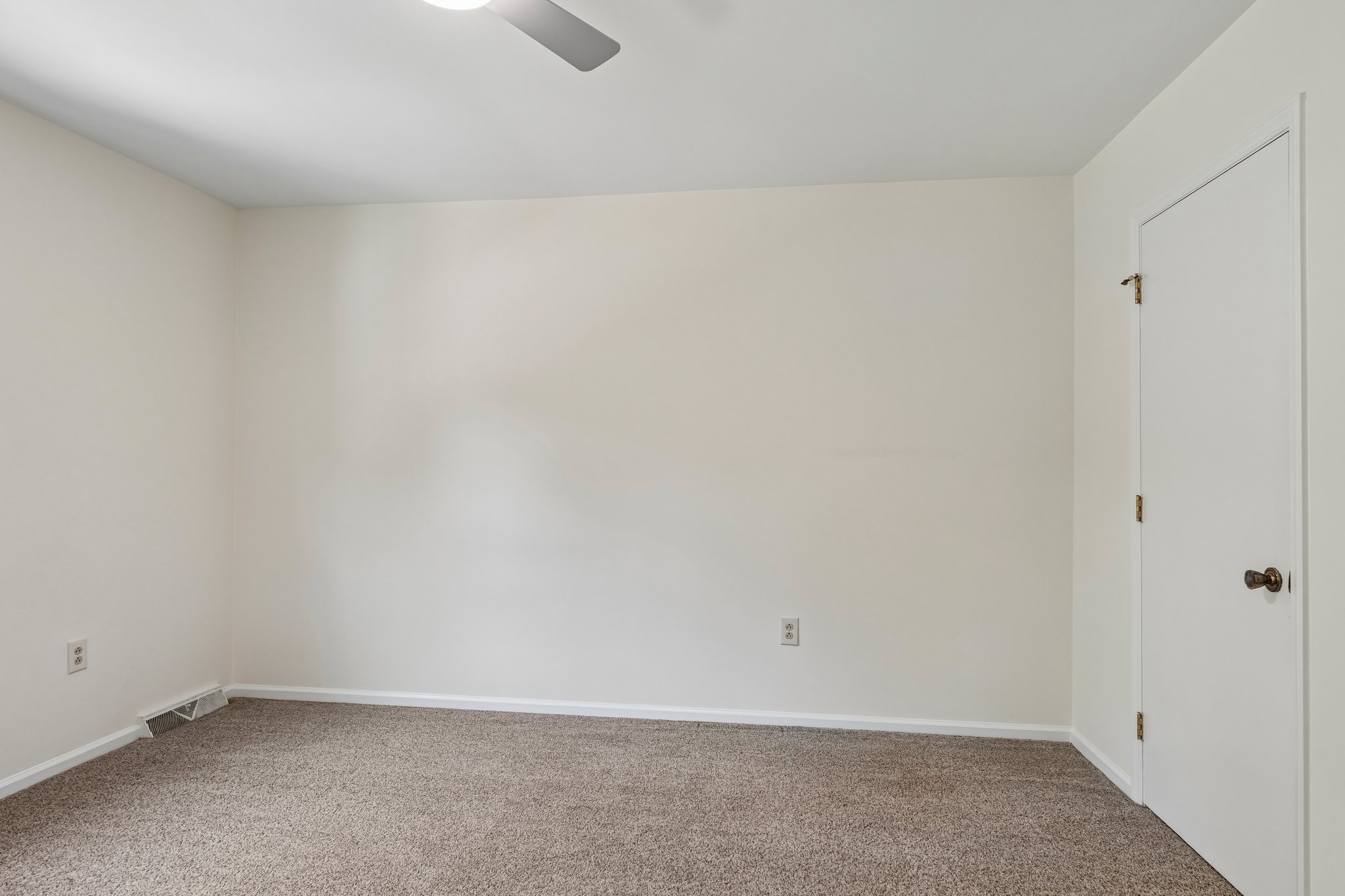 Parks Farm Ln-S0107-044.jpg