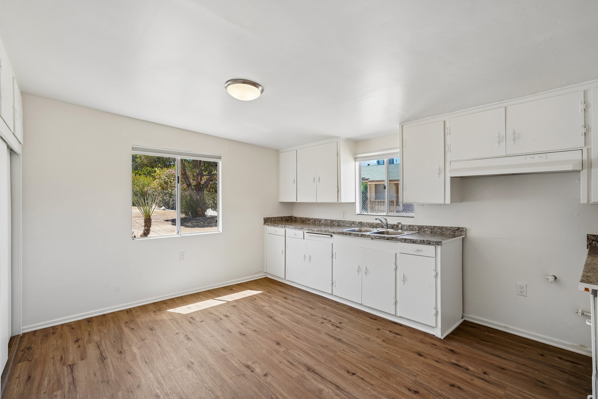 Rosewood Ave-S0107-11.jpg