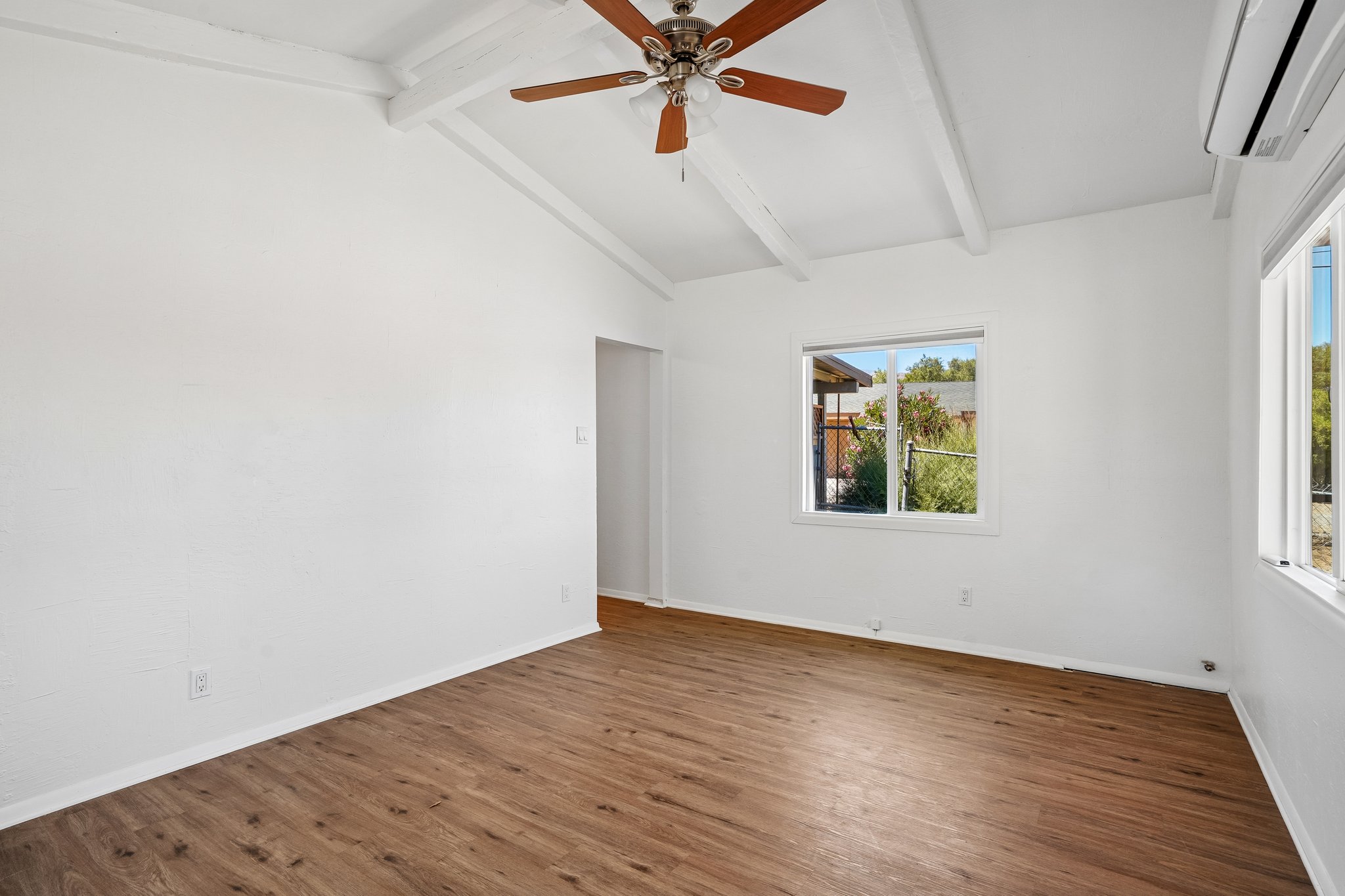 Rosewood Ave-S0107-08.jpg