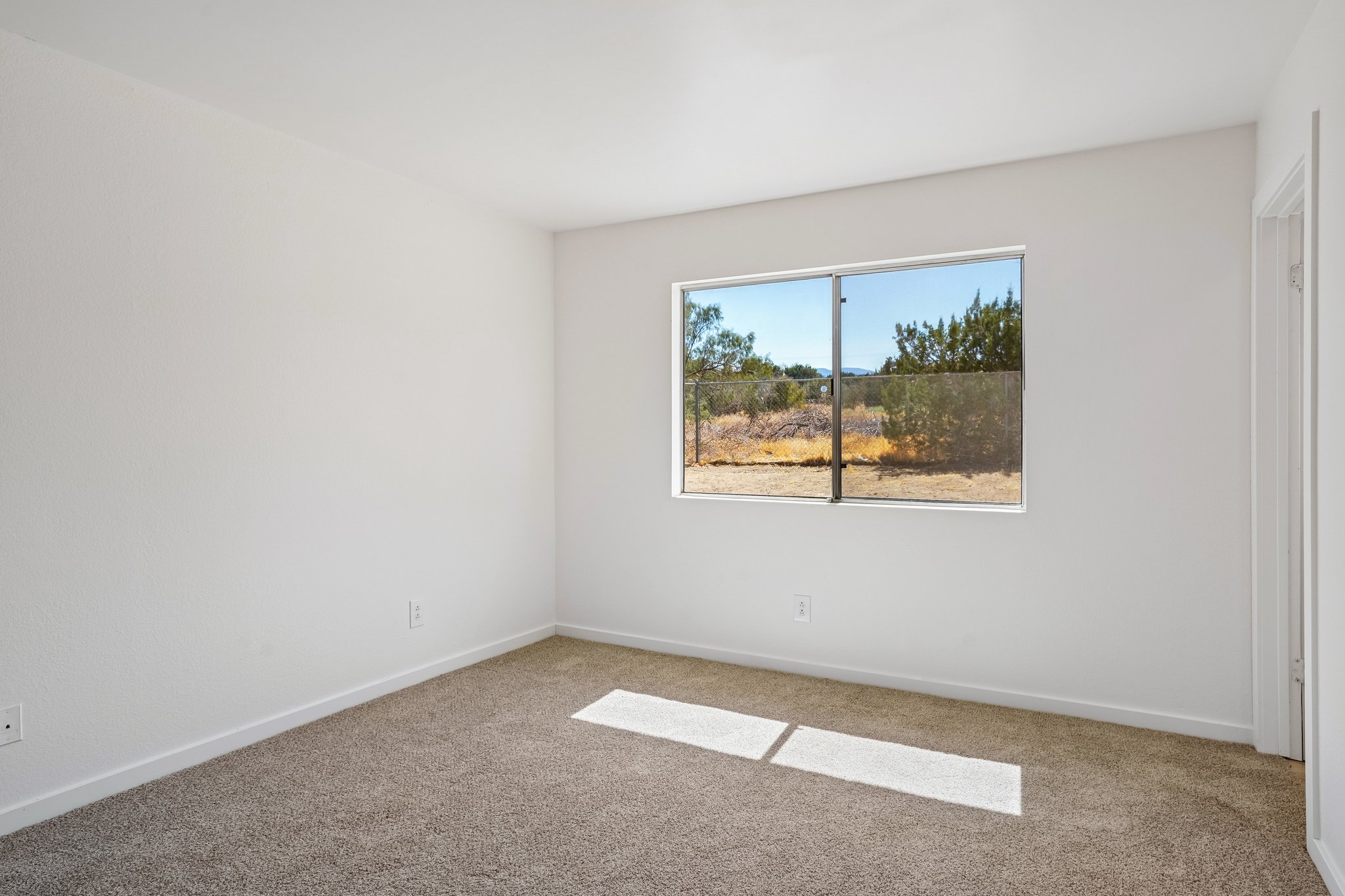 Rosewood Ave-S0107-46.jpg