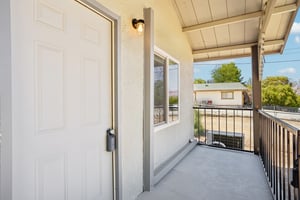 Rosewood Ave-S0107-04.jpg