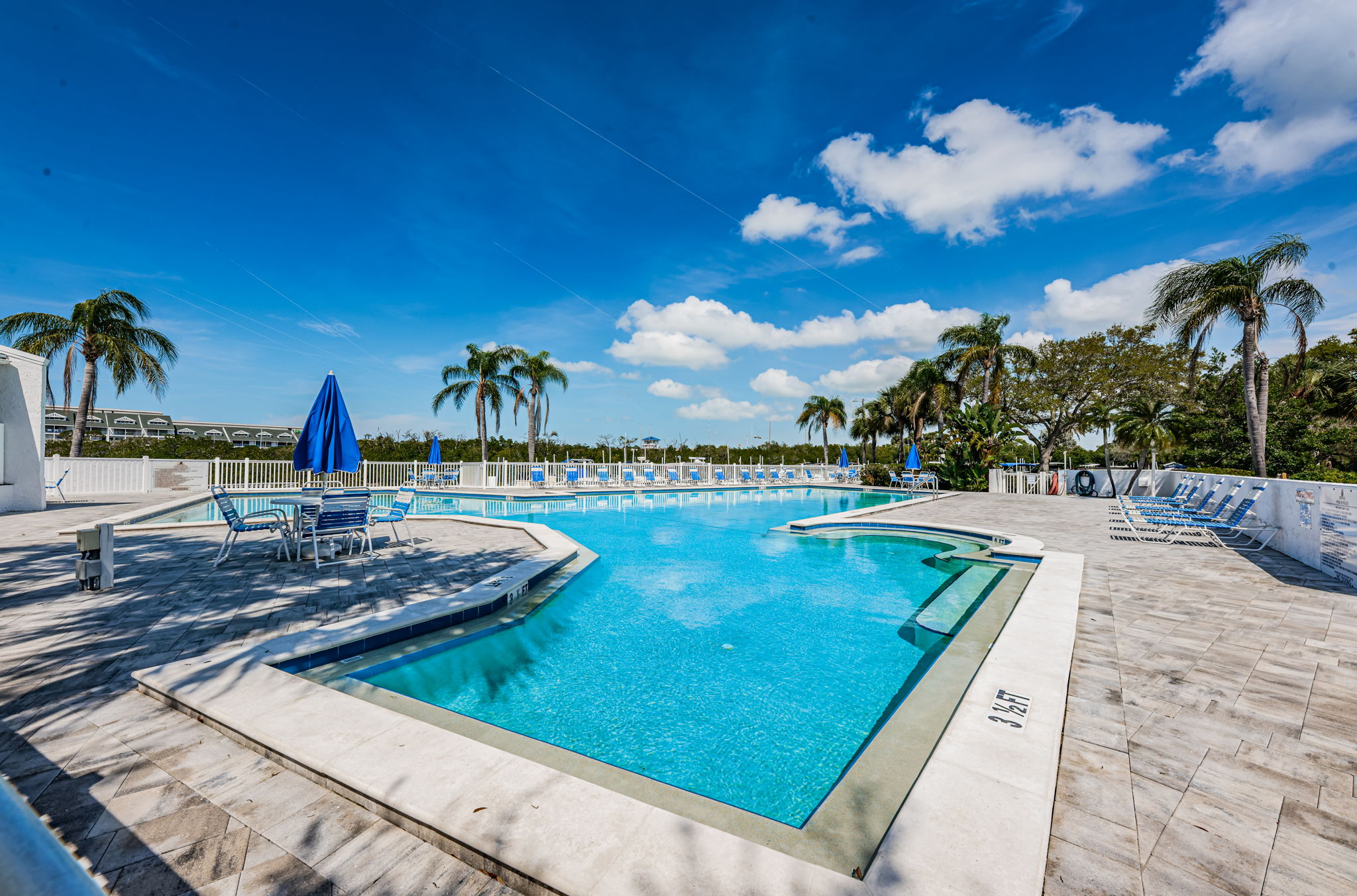 Clubhouse and Pool1k