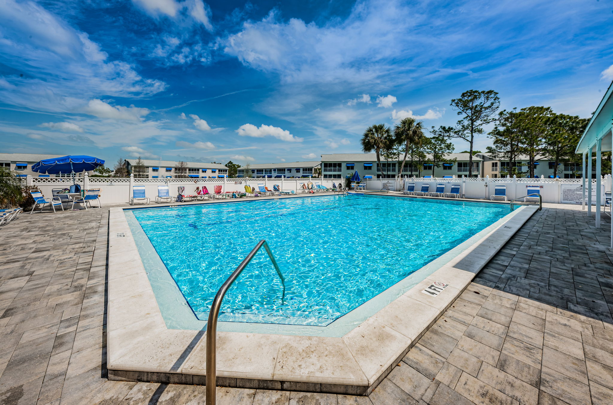 Clubhouse and Pool1l