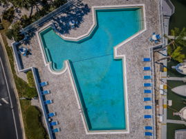 Clubhouse and Pool1g