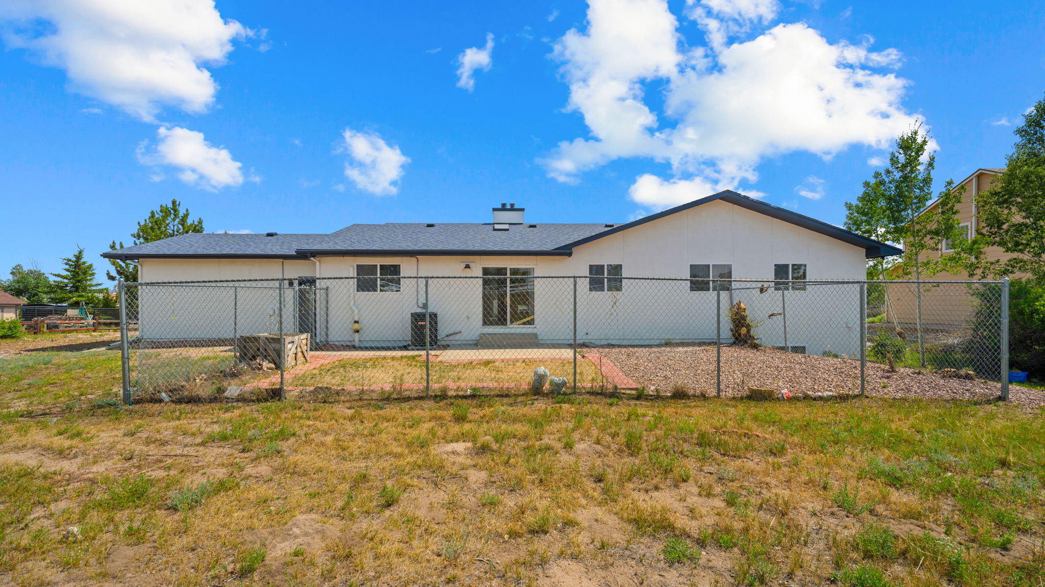  Photo 36
