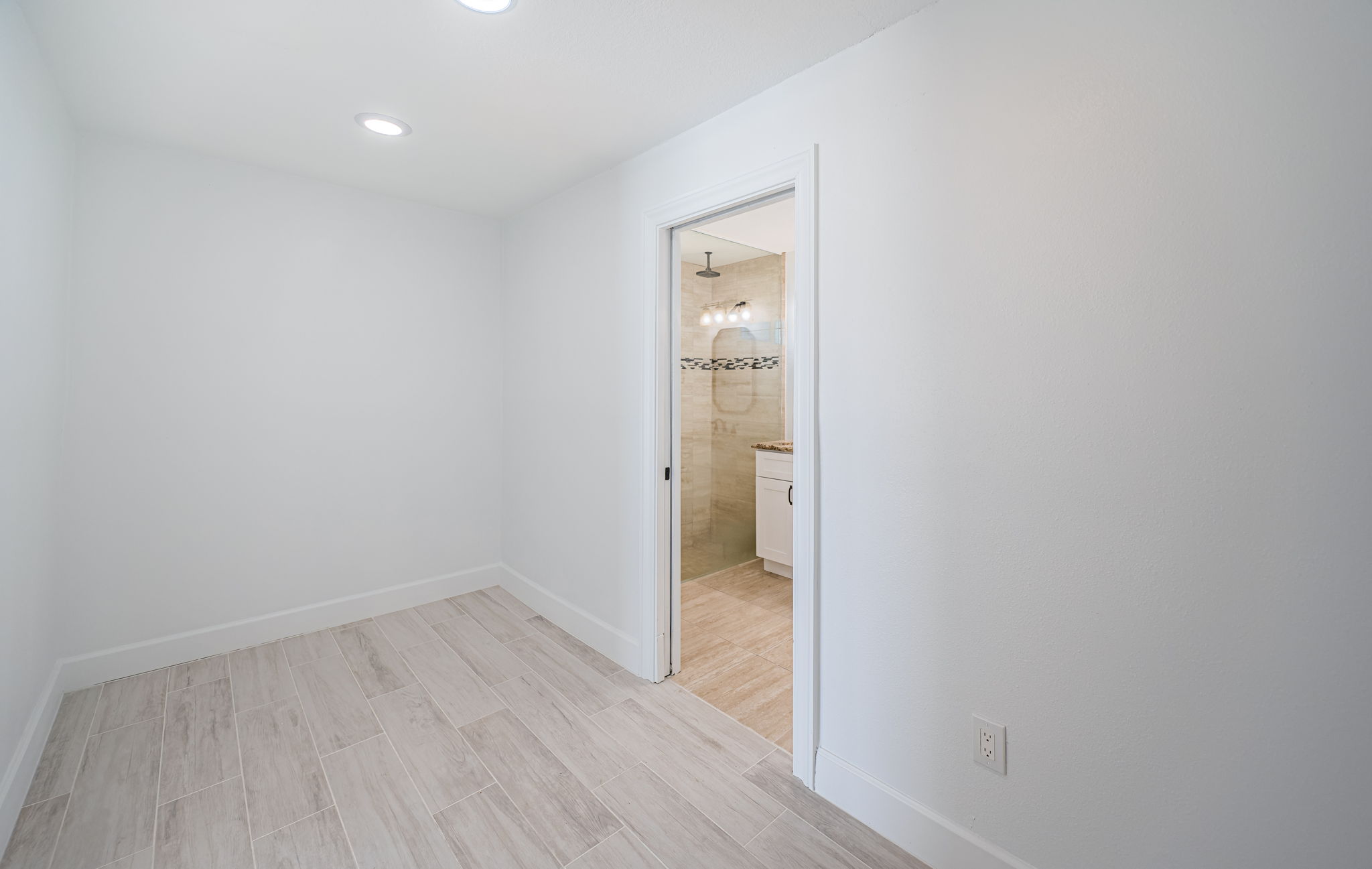 Master Bedroom Closet1a