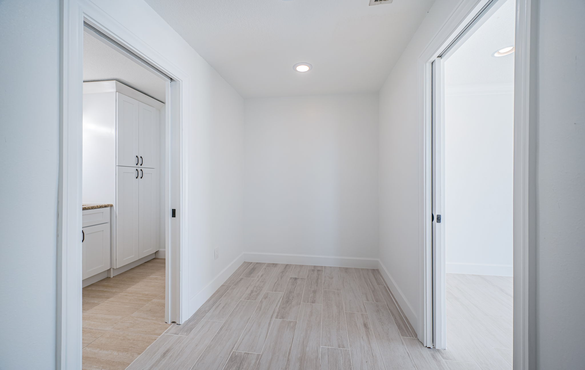 Master Bedroom Closet1b