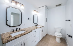 Master Bathroom1c