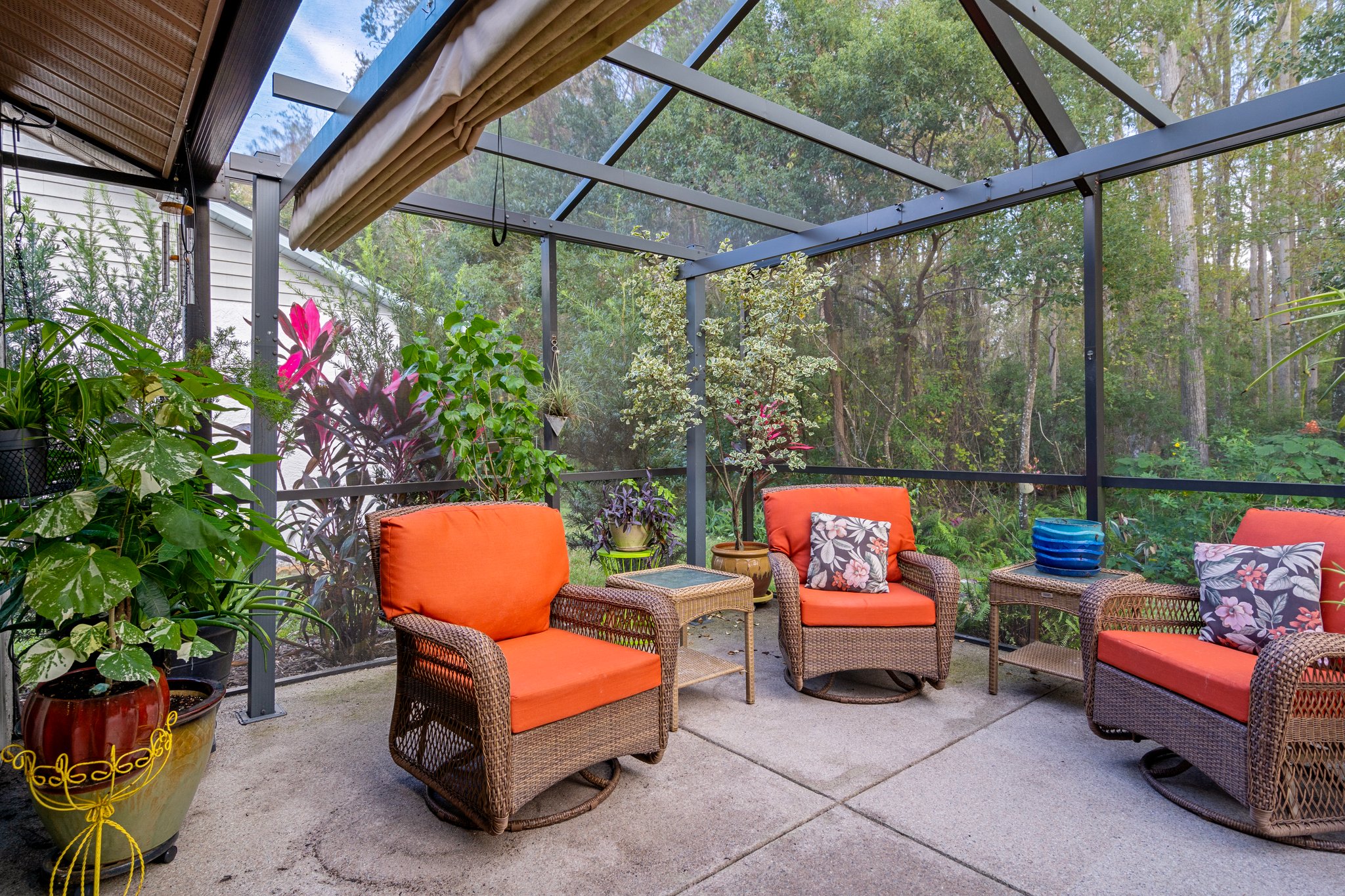 Screened-in Porch