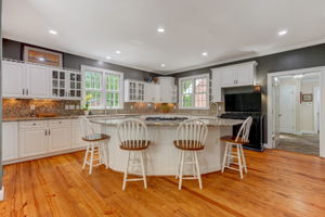 Kitchen/Breakfast Bar