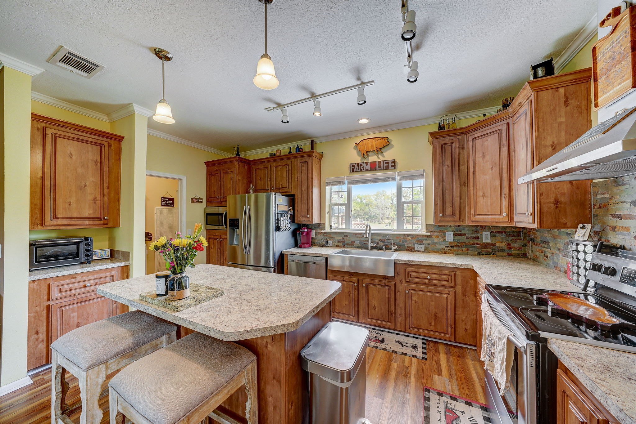 11634 Sumner Rd, Wimauma, FL 33598 ShowingTime+ Listing Media Services