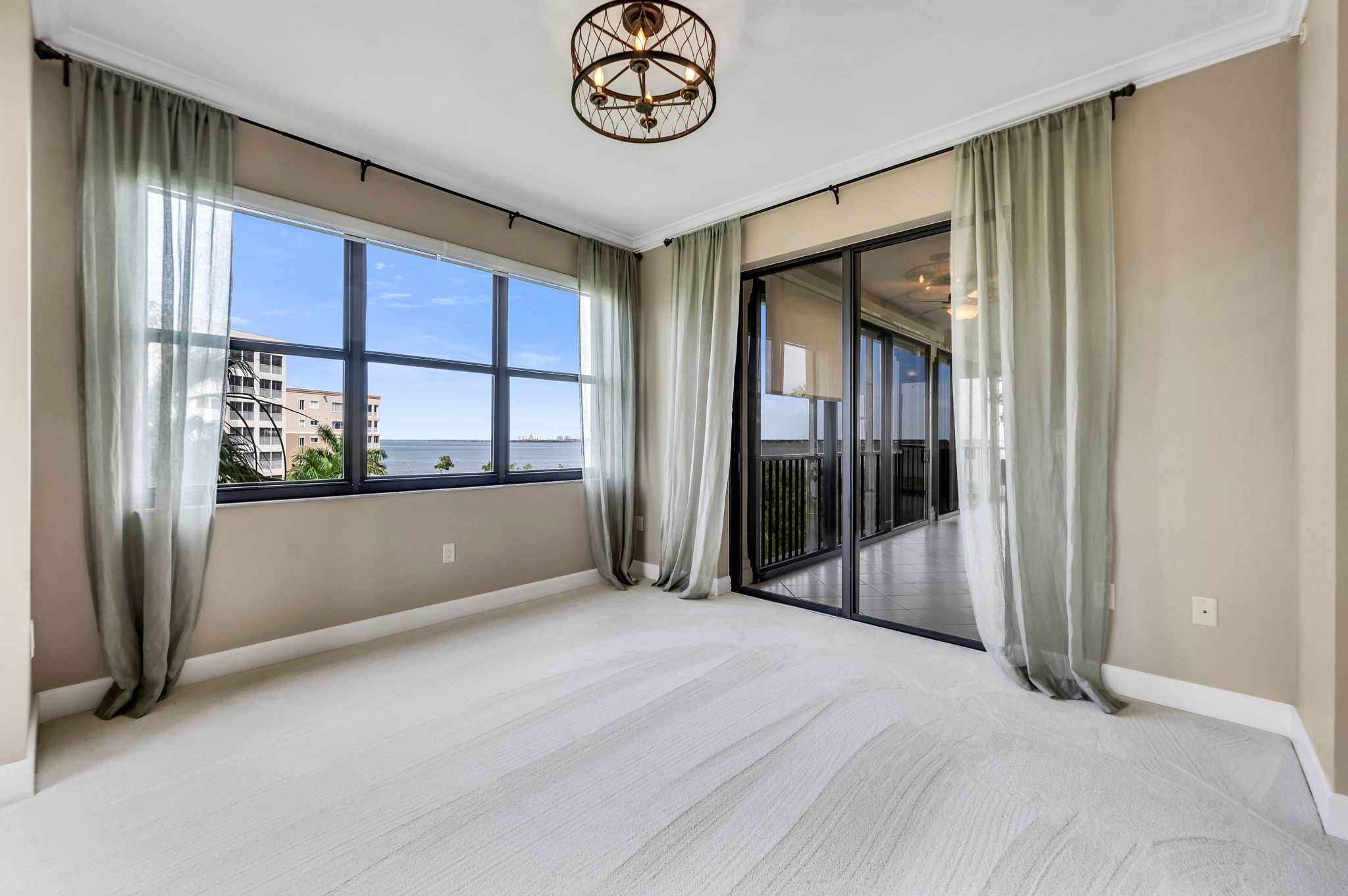 Master Suite Sitting Area