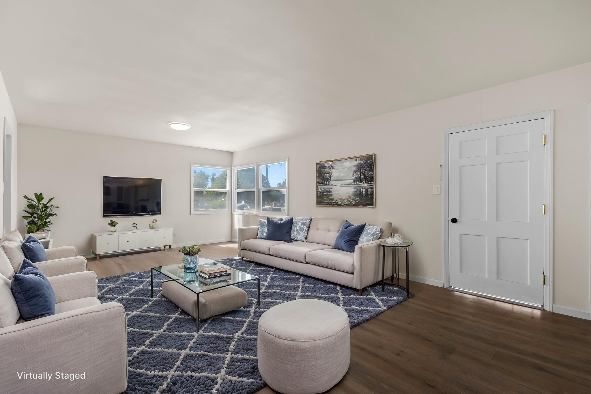 IMG_7529 virtually staged.jpeg