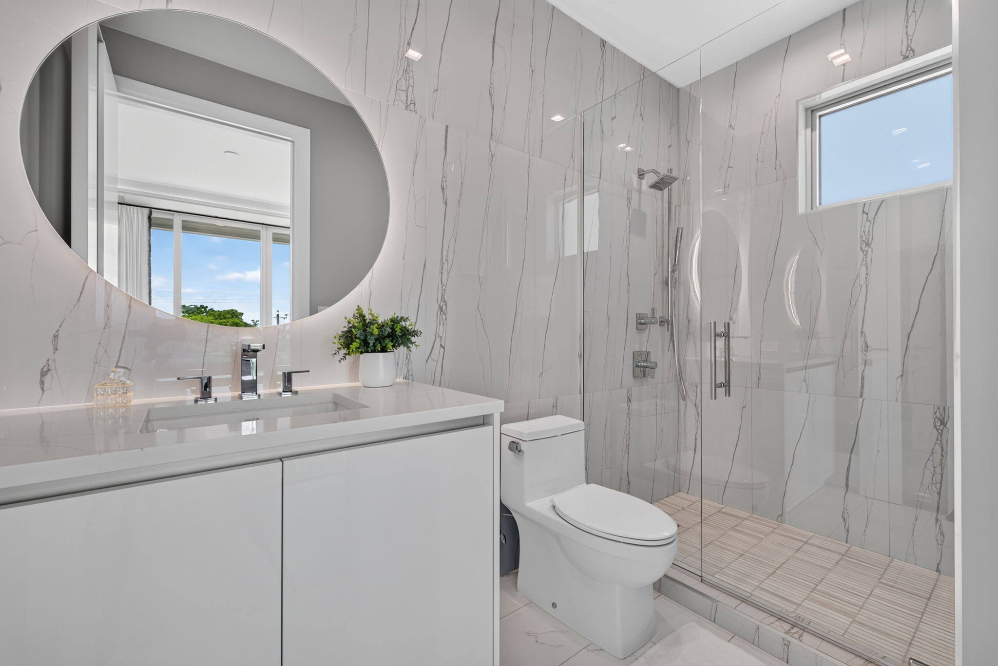 Guest Bathroom 2