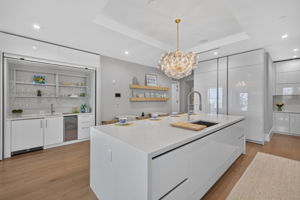 Kitchen 2 of 5
