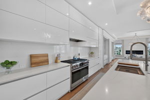 Kitchen 5 of 5
