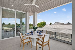 Lanai 2 of 6