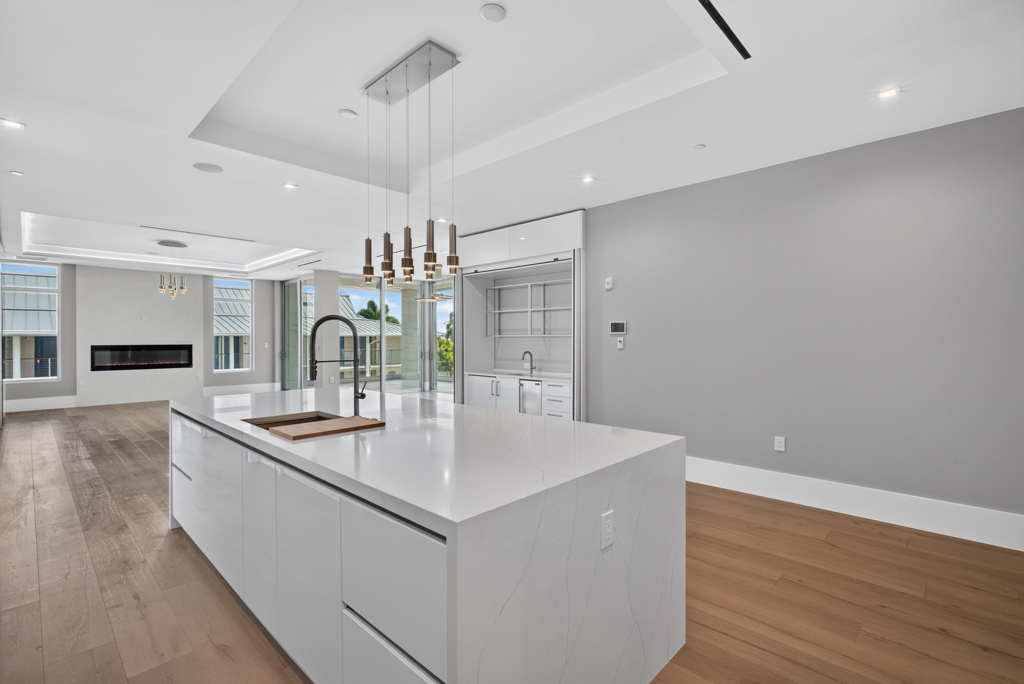 Kitchen 4 of 6