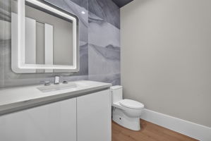 Guest Bathroom 4