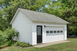 Detached Garage