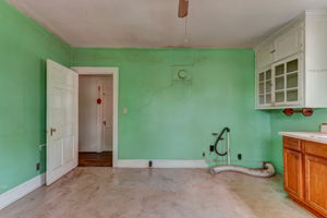 Kitchen - Breakfast - Laundry