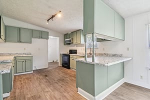 Gilbert St-2106-010.jpg